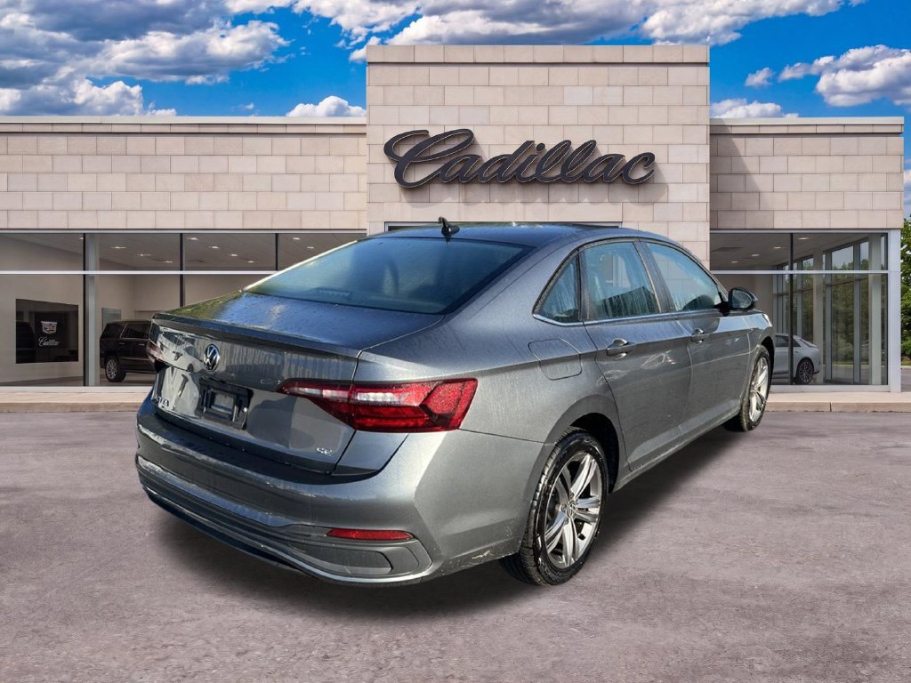Used 2024 Volkswagen Jetta SE FWD image 6