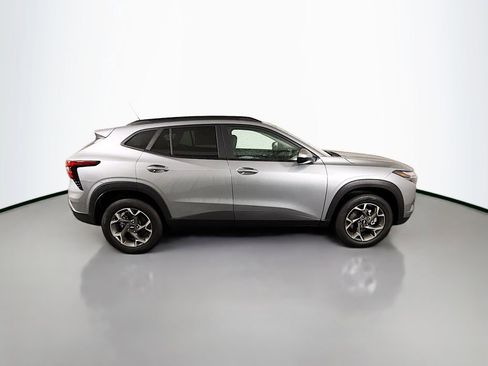 New 2026 Chevrolet Trax LT w/ Driver Confidence Package FWD image 8