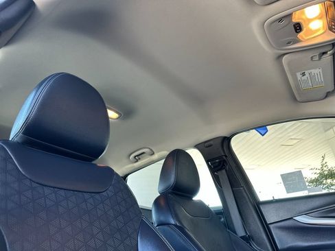 Used 2023 Chevrolet Bolt EUV LT w/ Convenience Package FWD image 16