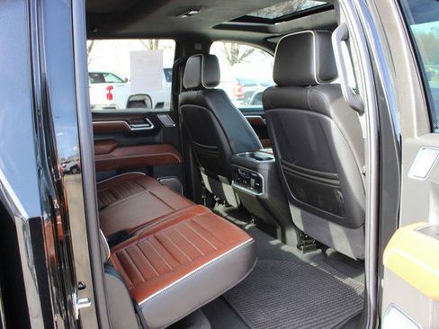 Used 2025 GMC Sierra 1500 Denali Ultimate image 18
