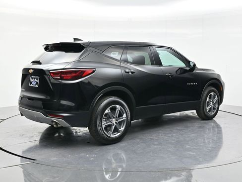 Used 2025 Chevrolet Blazer LT FWD image 5