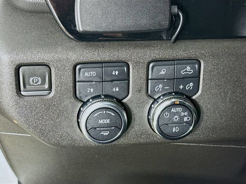 Used 2024 GMC Sierra 2500 SLT w/ SLT Convenience Package AWD/4WD image 12