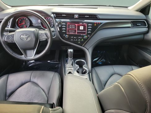 Used 2020 Toyota Camry XSE FWD image 8