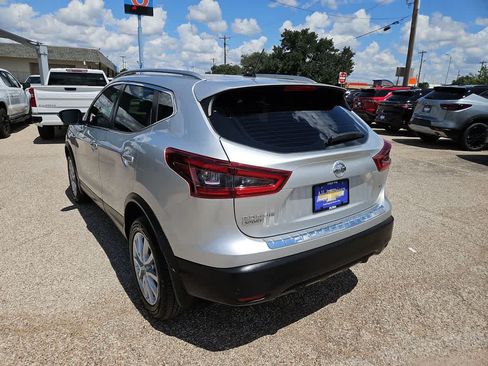 Used 2022 Nissan Rogue Sport SV w/ Technology Package FWD image 6