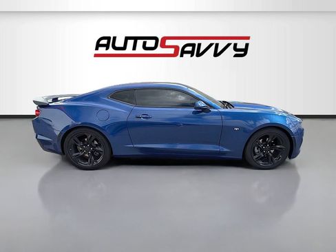 Used 2022 Chevrolet Camaro LT w/ Technology Package RWD image 8
