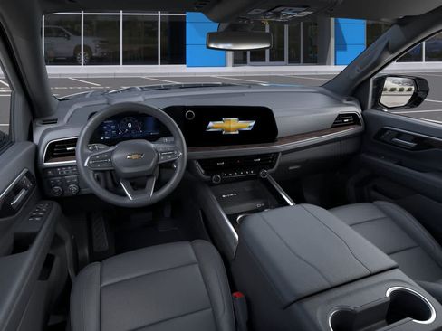New 2026 Chevrolet Suburban LT w/ Comfort Package AWD/4WD image 15