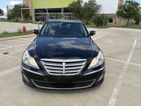 Used 2012 Hyundai Genesis 3.8 w/ Premium Pkg RWD image 8