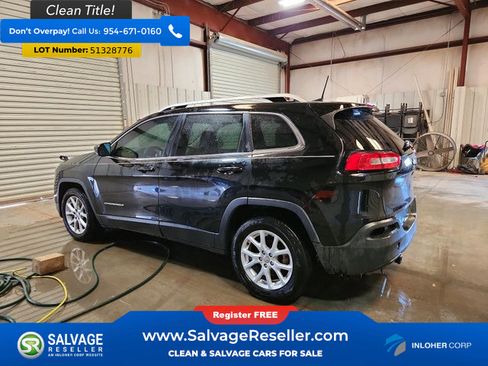 Used 2018 Jeep Cherokee Latitude FWD image 3