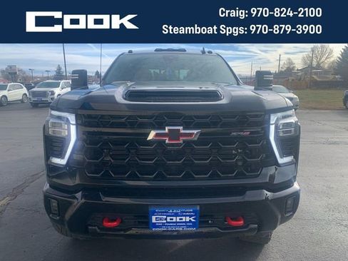 Used 2024 Chevrolet Silverado 2500 ZR2 w/ Technology Package AWD/4WD image 1