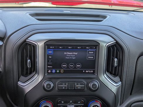 Used 2021 Chevrolet Silverado 1500 LT Trail Boss image 17