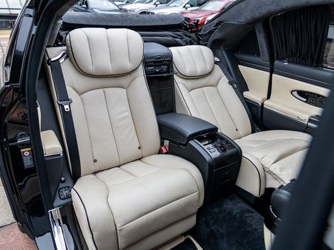 Used 2009 Maybach 62 S RWD image 75
