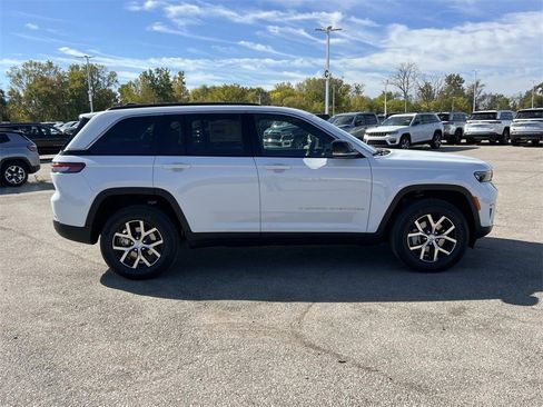 New 2025 Jeep Grand Cherokee Limited image 2