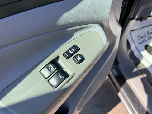 Used 2010 Toyota Tacoma 4x4 Access Cab V6 image 16