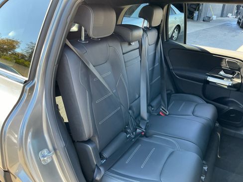 Used 2023 Mercedes-Benz EQB 350 4MATIC SUV image 21