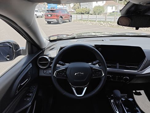 Certified 2026 Chevrolet Trax ACTIV FWD image 24