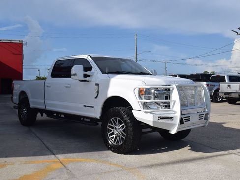 Used 2022 Ford F250 XLT AWD/4WD image 2
