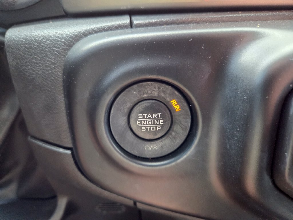 Used 2022 Jeep Wrangler Unlimited Sahara AWD/4WD image 30