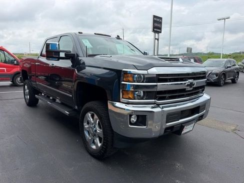 Used 2019 Chevrolet Silverado 2500 LTZ w/ Duramax Plus Package AWD/4WD image 4