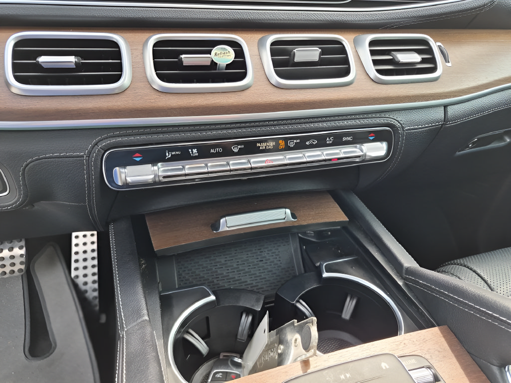 Used 2021 Mercedes-Benz GLS 580 4MATIC image 24