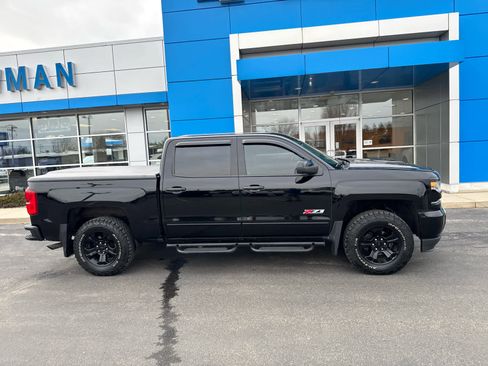 Used 2017 Chevrolet Silverado 1500 LTZ Z71 w/ LTZ Plus Package image 2