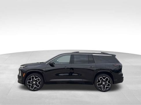 Used 2025 Chevrolet Traverse High Country AWD/4WD image 4