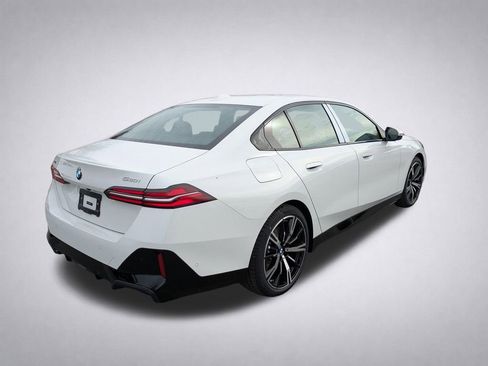 New 2026 BMW 530i xDrive w/ M Sport Package image 4