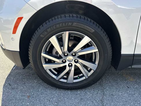 Used 2023 Chevrolet Equinox Premier AWD/4WD image 12