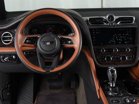 Certified 2023 Bentley Bentayga Extended Wheelbase image 15