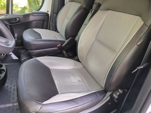 Used 2025 RAM ProMaster 3500 w/ Convenience Group FWD image 16