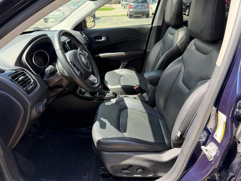 Used 2018 Jeep Compass Limited w/ Navigation Group AWD/4WD image 11