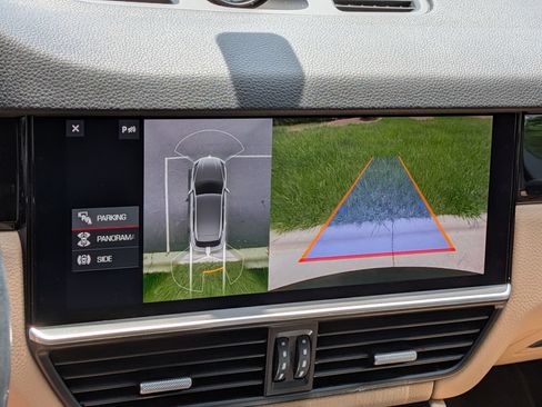 Certified 2020 Porsche Cayenne AWD/4WD image 16