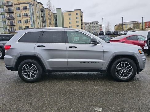 Used 2019 Jeep Grand Cherokee Limited image 9