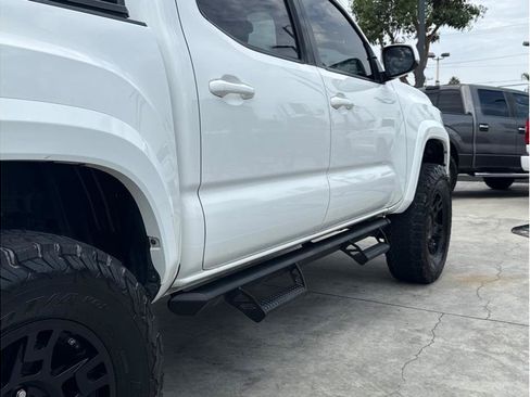 Used 2017 Toyota Tacoma SR5 w/ Tow Package RWD image 42
