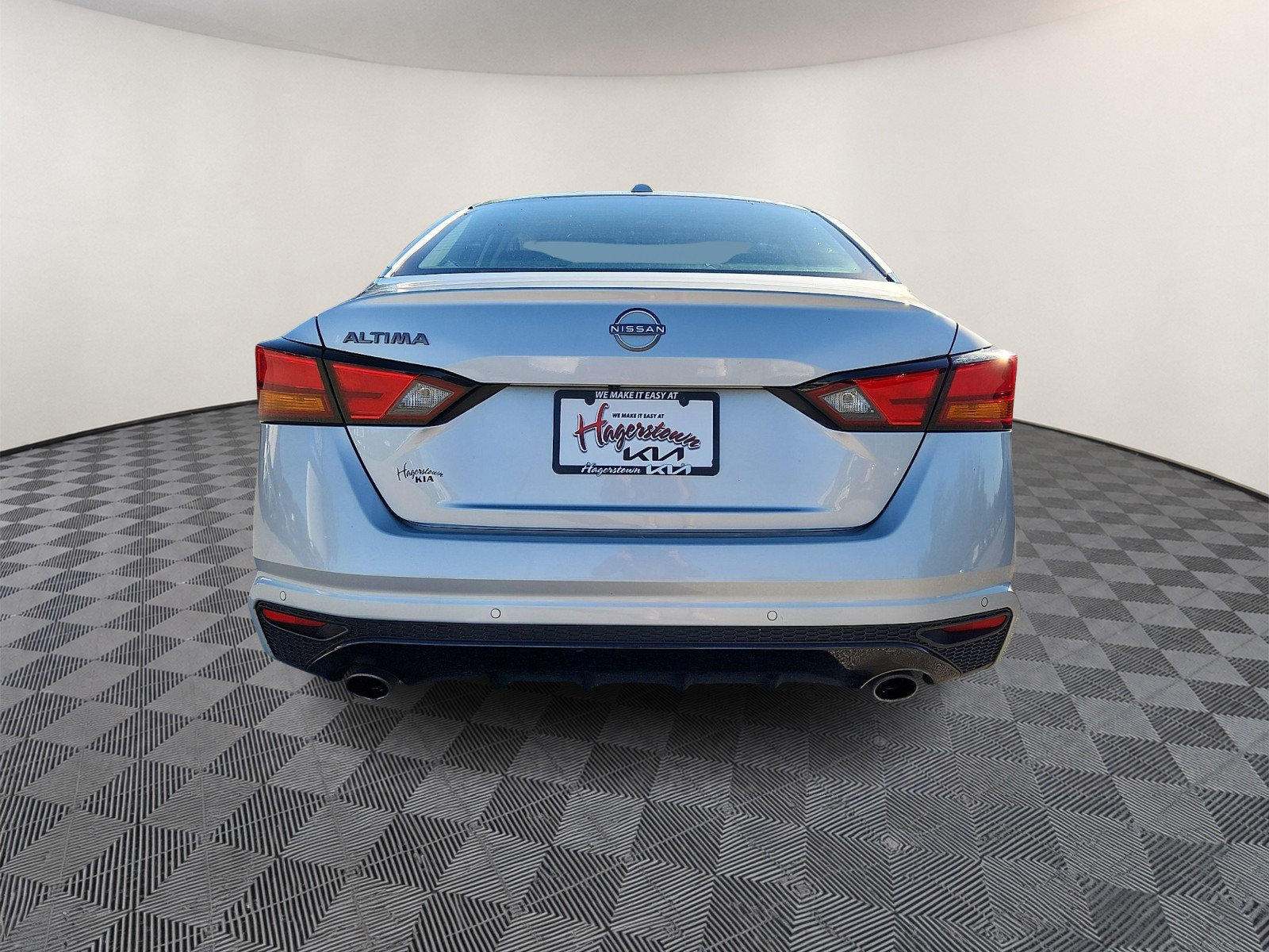 Used 2024 Nissan Altima 2.5 SR FWD image 5