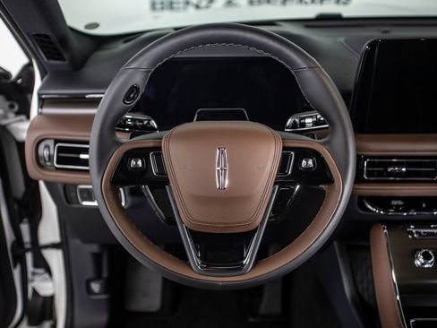 Used 2026 Lincoln Aviator Reserve AWD/4WD image 27