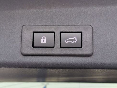 Used 2021 Subaru Ascent Premium w/ Convenience Package image 30