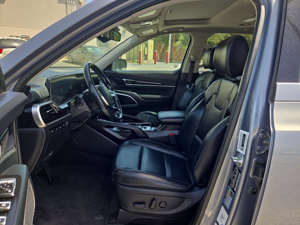 Used 2025 Kia Telluride S AWD/4WD image 11