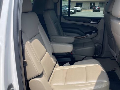 Used 2018 Chevrolet Suburban Premier AWD/4WD image 15