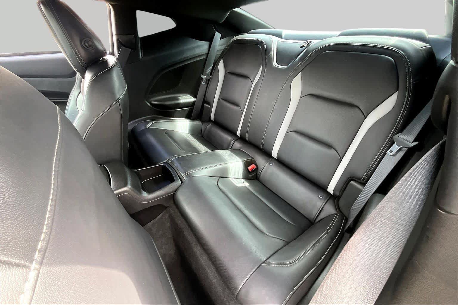 Used 2018 Chevrolet Camaro SS RWD image 21