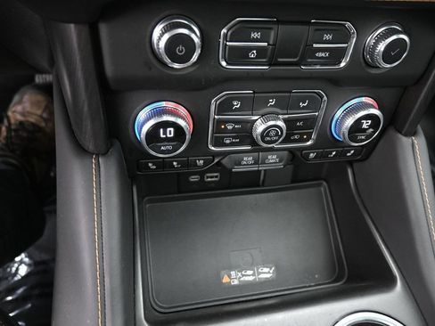 Used 2024 GMC Yukon AT4 w/ AT4 Premium Package AWD/4WD image 35