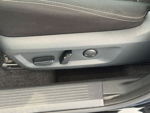 Used 2025 Nissan Rogue SV FWD image 22