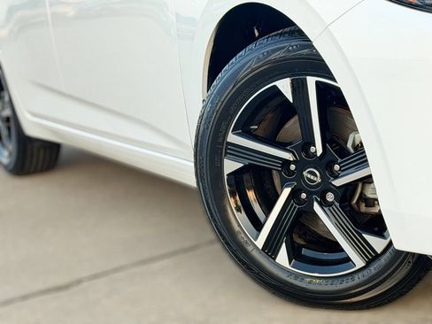 Certified 2025 Nissan Sentra SV FWD image 9