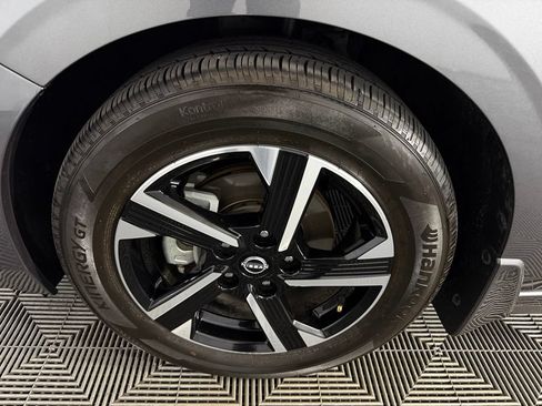 Used 2025 Nissan Sentra SV w/ All-Weather Package FWD image 12