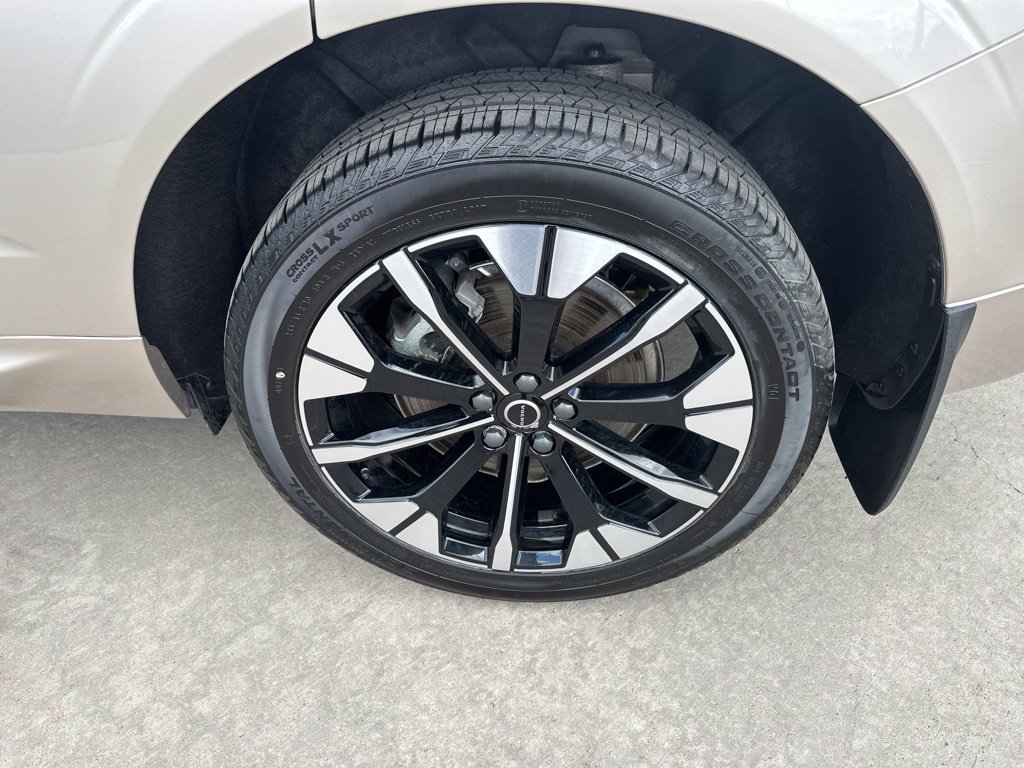 Certified 2026 Volvo XC60 T8 Plus w/ Protection Package Premier AWD/4WD image 19
