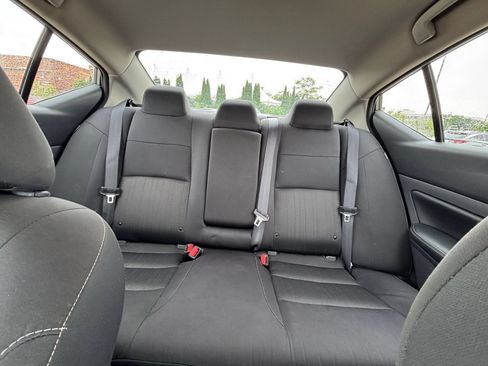 Used 2025 Nissan Altima 2.5 SV FWD image 35