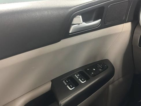 Used 2020 Kia Sportage LX FWD image 16
