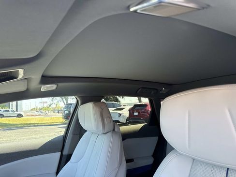 New 2026 Cadillac Optiq Luxury 2 image 31