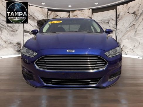 Used 2016 Ford Fusion SE FWD image 2