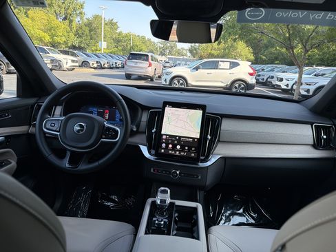 Certified 2026 Volvo XC90 B6 Plus AWD/4WD image 30
