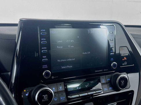 Used 2020 Toyota Highlander XLE image 15